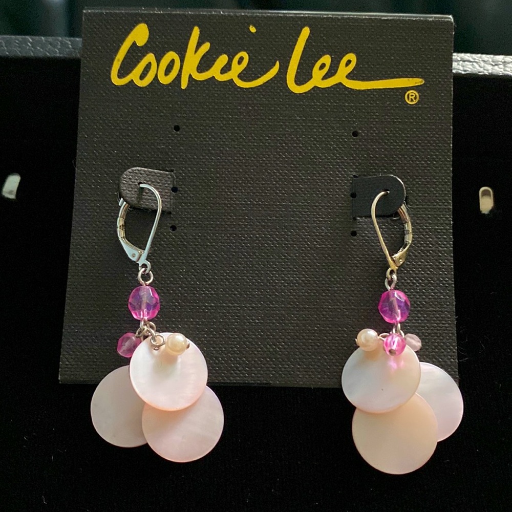 NWT Womens Cookie Lee Pink Shell Earrings